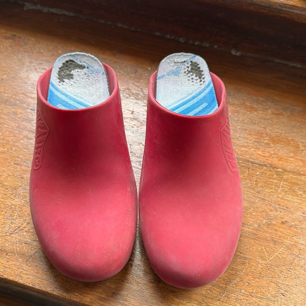 Calzuros with inserts